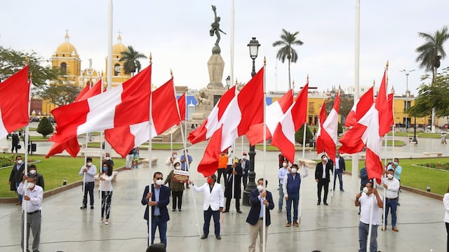 La Libertad: Gobernador exige la presencia de Martos y Mazzetti mediante “banderazo”