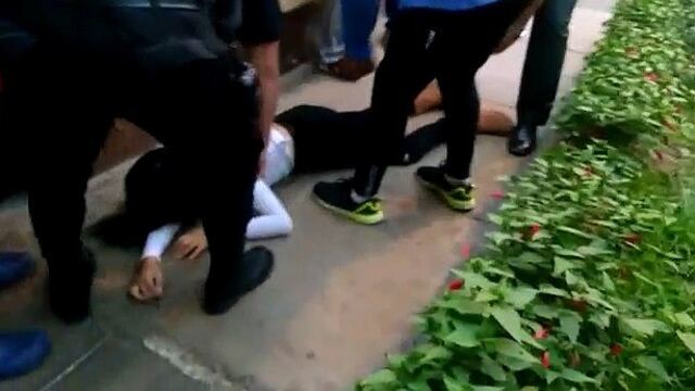 Los Olivos: adolescente de 16 años herida de bala por oponerse al robo de su celular (VIDEO)