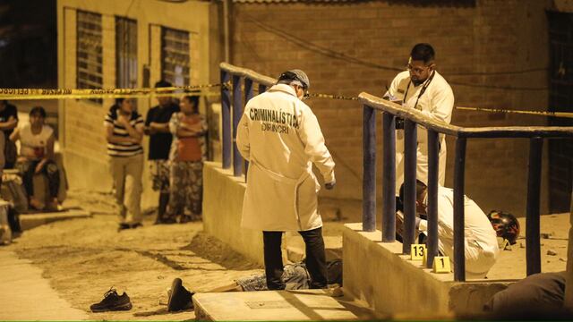 Dos jóvenes fueron asesinados a balazos frente a una loza deportiva en Puente Piedra