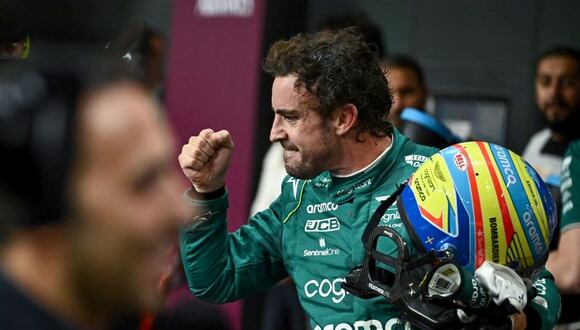 Fernando Alonso sigue en Aston Martin por dos años más | (Photo by Ben Stansall / AFP)