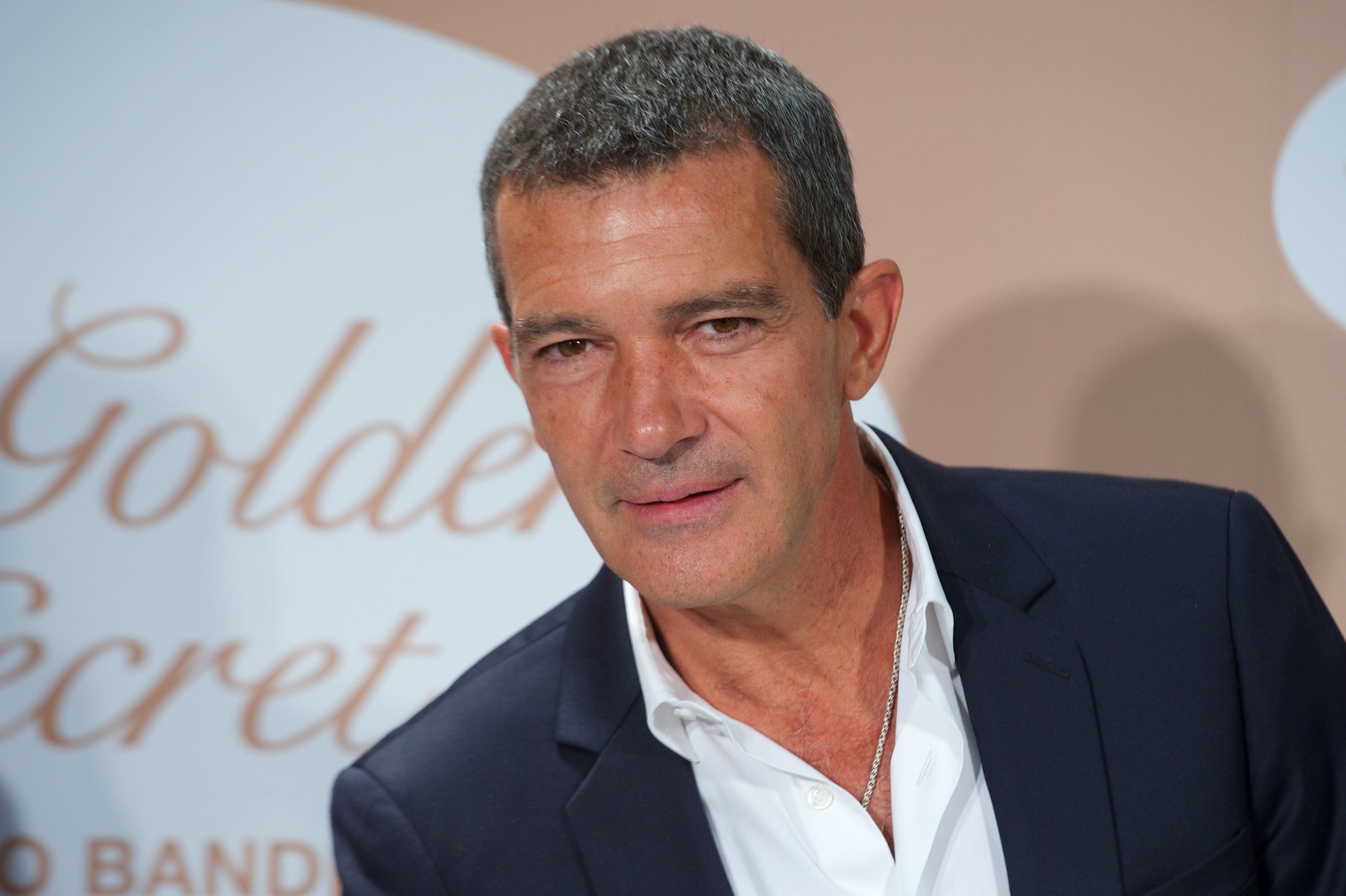 Antonio Banderas envía este mensaje a Alejandro Sanz tras defender a mujer