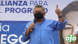 César Acuña demanda a periodista argumentando que frase “Plata como cancha” es suya