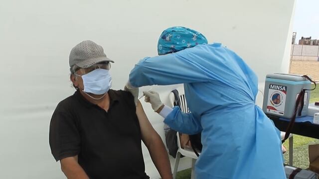 Aplicaron primera dosis de la vacuna Pfizer a 5850 adultos mayores en Trujillo