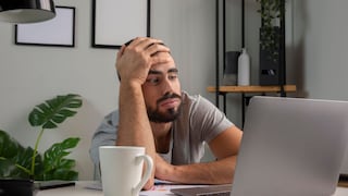 Adultos jóvenes agotados desde los 30: nueva tendencia de desgaste temprano en salud