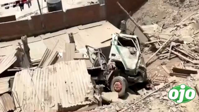 Conductor de camión pierde la vida al desbarrancarse y caer sobre una vivienda en Puente Piedra (VIDEO)