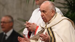 Papa Francisco preside misa Crismal por Jueves Santo en el Vaticano