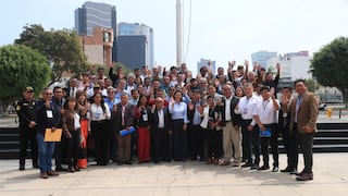 Un sector de transportistas se reúne con Keiko y anuncia que no acatará paro