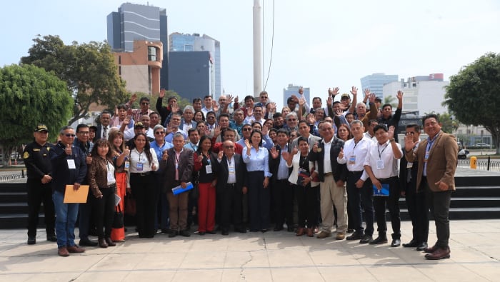 En el encuentro con la presidenta Keiko Fujimori participaron dirigentes de Transportes Unidos de Lima Este, Norte y Sur; la Corporación Nacional de Empresas de Transporte del Perú; la Unión Nacional de Transportistas del Perú; la Asociación de Empresas de Transporte Urbano y la Cámara Operaria de Transporte y Recursos Energéticos Peruanos.