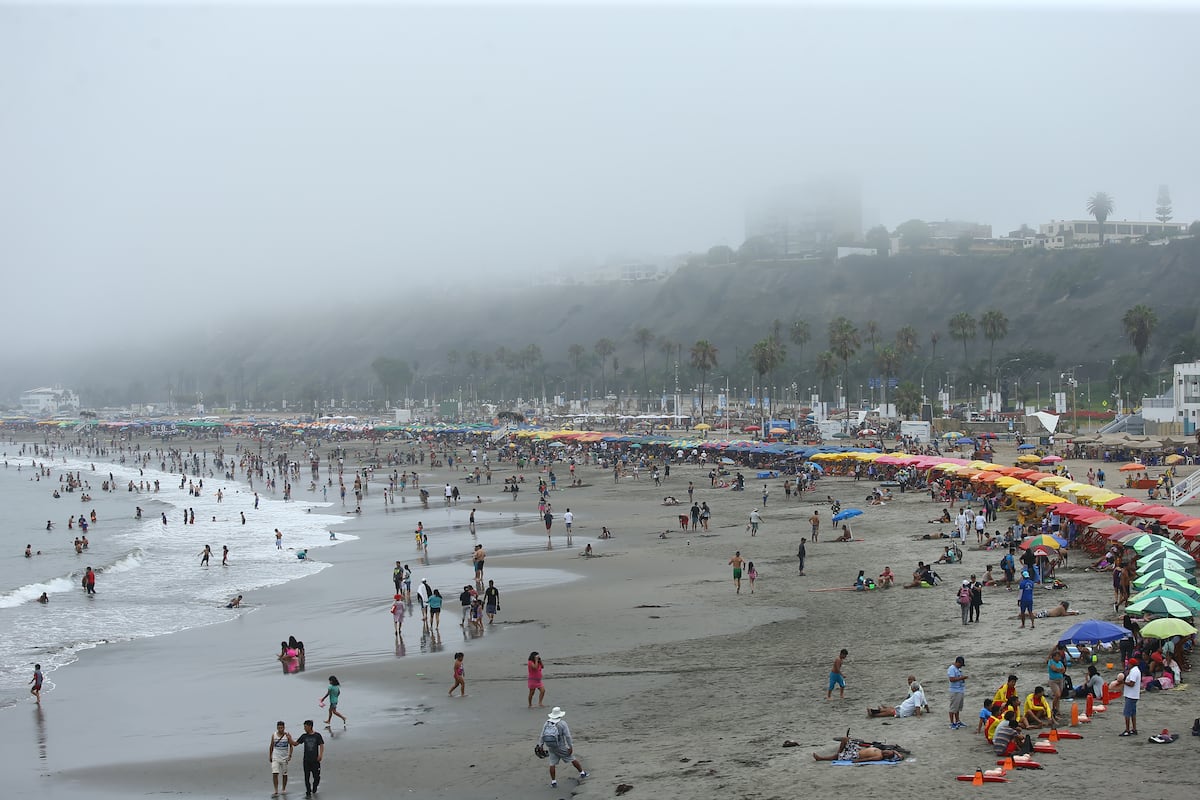 RECORRIDO POR LA PLAYA AGUA DULCE DEL DISTRITO DE CHORRILLOS.