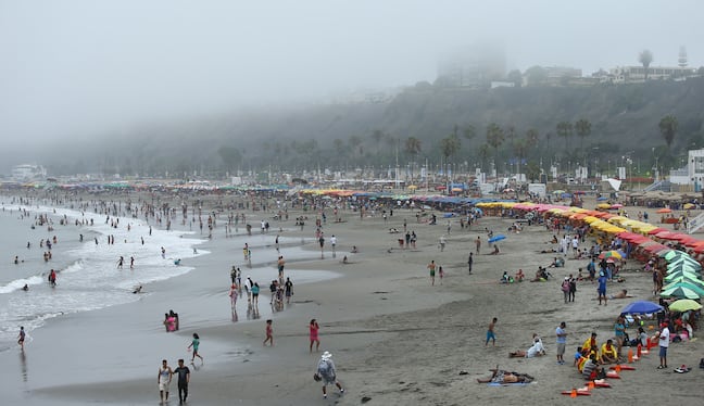 RECORRIDO POR LA PLAYA AGUA DULCE DEL DISTRITO DE CHORRILLOS.