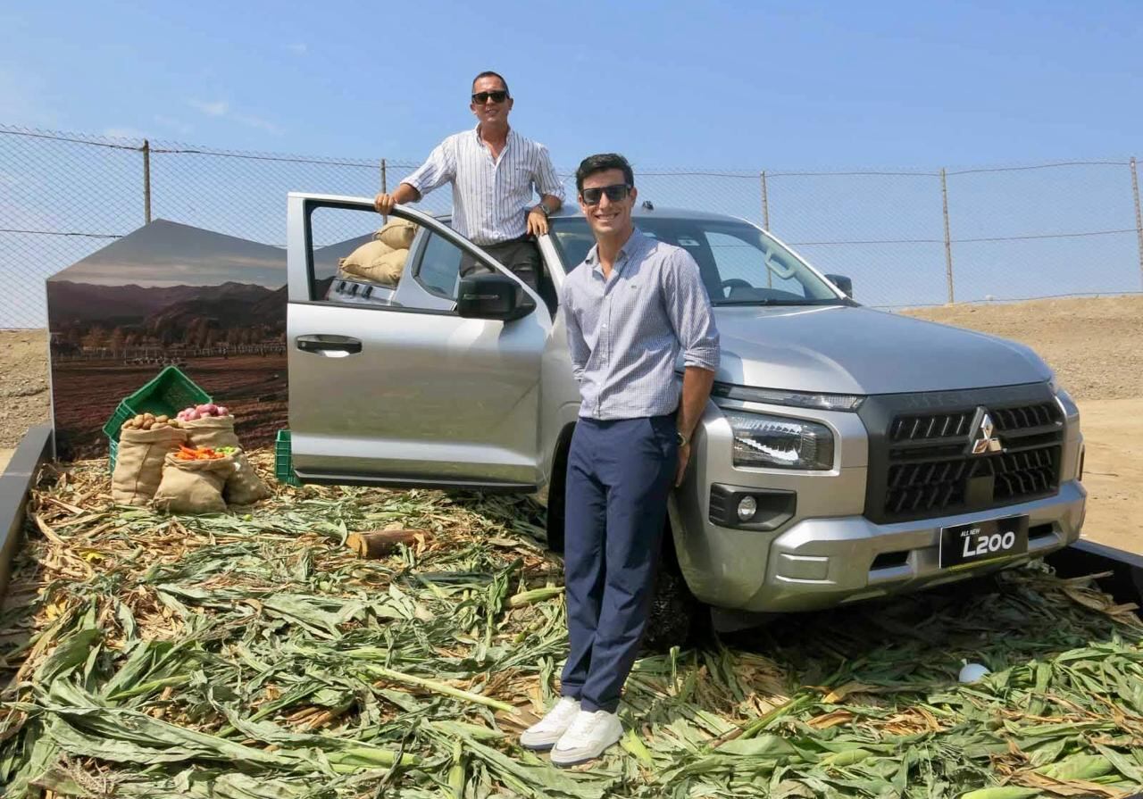 Gino Tassara y Duilio Vallebuona, conductores del programa de YouTube, “Agricooltores”.