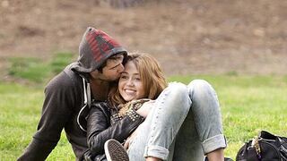 Miley Cyrus comparte besos y abrazos con co- estrella Josh Bowman