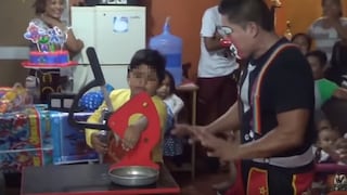 Cruel broma en fiesta infantil: niño pasa tremendo susto por culpa de payaso (VIDEO)