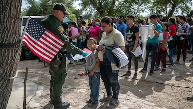Migrantes avanzan a Estados Unidos e ignoran orden presidencial para expulsarlos en masa