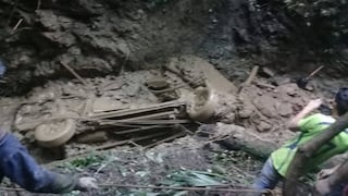 Ayacucho: una persona muerta deja caída de camioneta a abismo por huaico