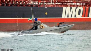Irán: Estados Unidos dispara a embarcaciones iraníes en estrecho de Ormuz