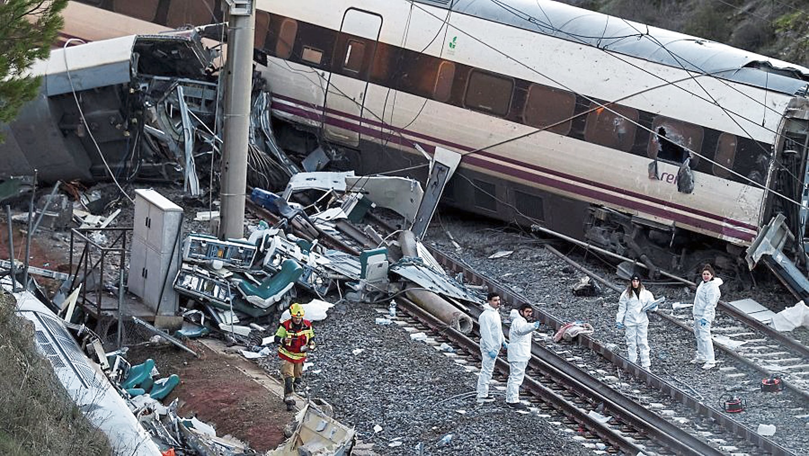 Accidente ferroviario provocó tragedia en España con 40 muertos hasta el momento.