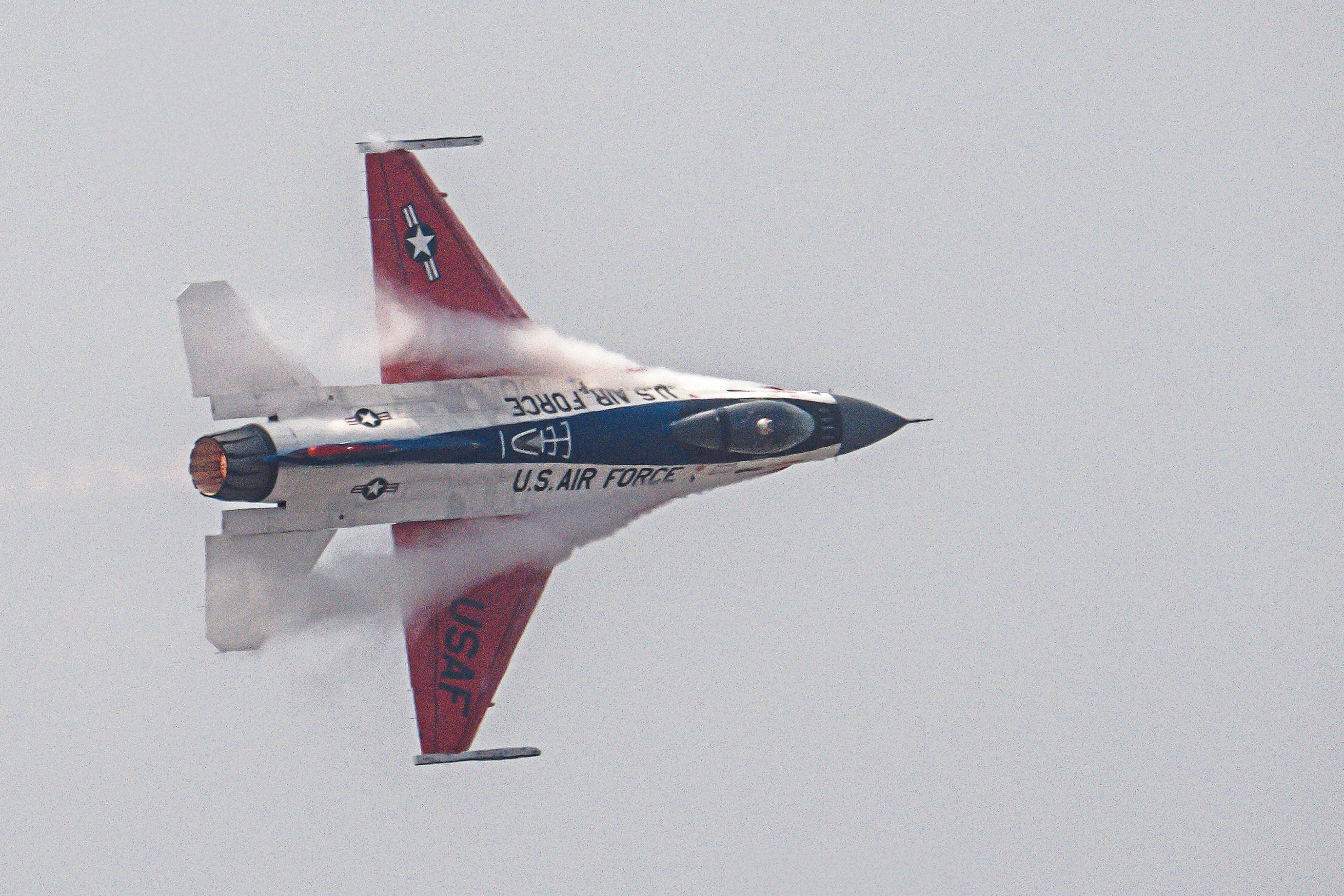 La compra peruana de los cazas estadounidenses F-16 block 70, bajo presión para chino, fue materia de discusión. EFE/ John Reyes