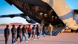 Donald Trump celebra expulsión de migrantes ilegales