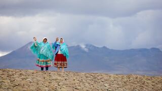 Más mujeres reciben licencias en uso del agua para zonas agrícolas rurales