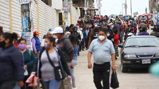 Difteria en Perú: Cientos de personas esperan por horas en centros de salud para vacuna | FOTOS