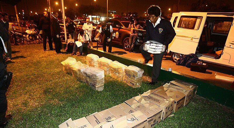 Callao: Incautan 185 kilos de droga en cajas de leche