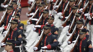Desfile y Parada Militar se realizó con éxito en toda la Av. Brasil