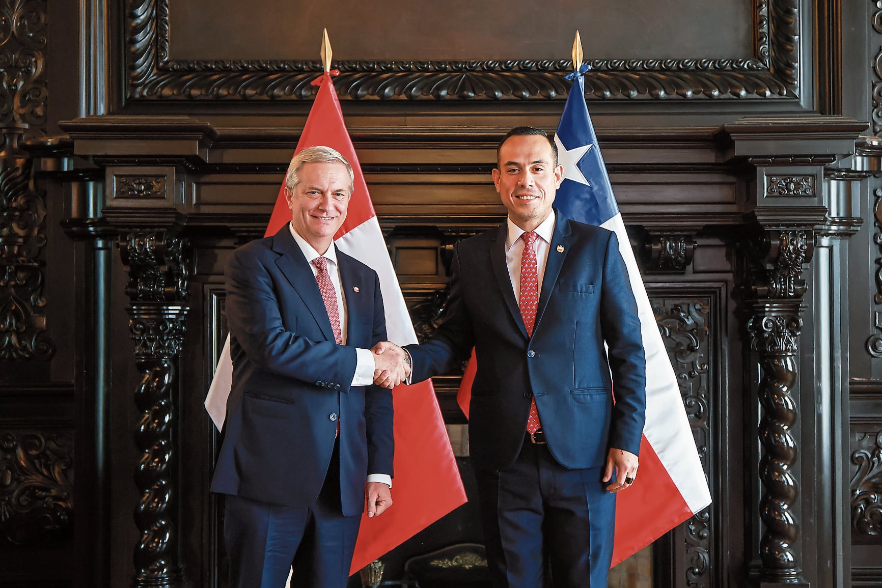 Políticos dialogaron ayer en Palacio de Gobierno. Tema migratorio se abordó durante conversación.