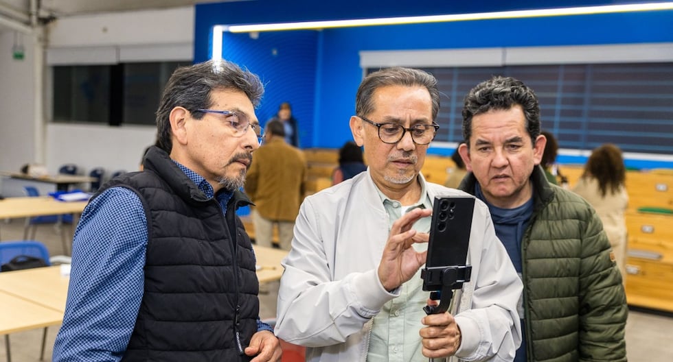 Peruanos mayores de 50 se suman a la inteligencia artificial: crece el uso digital en adultos mayores