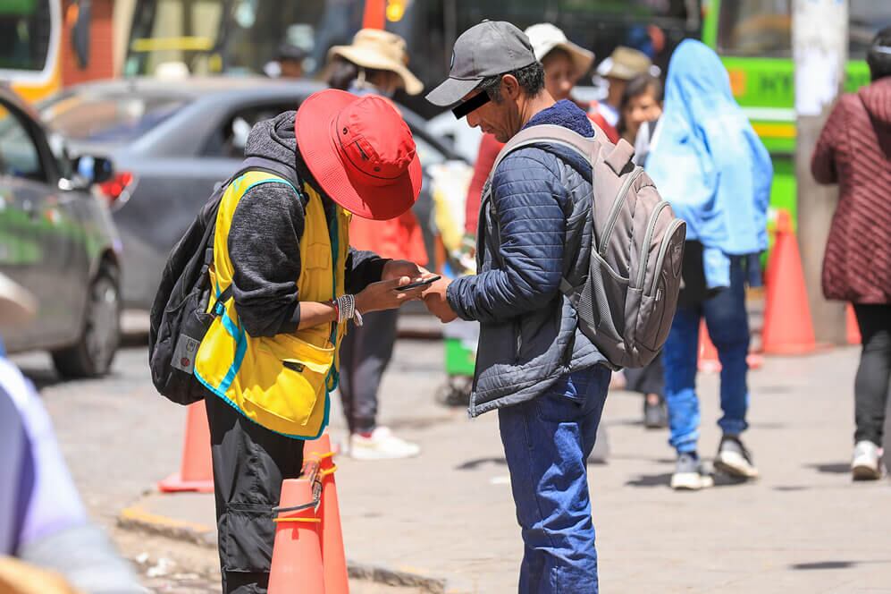 Peligros de comprar chips en la vía pública, según Osiptel. Foto: Osiptel