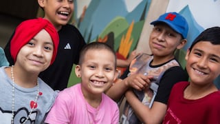 Mi hijo tiene un compañero de clases con cáncer: ¿Cómo ayudarlo a comprender la enfermedad?