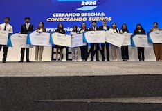 Diez hijos de emprendedores reciben becas para estudiar una carrera profesional