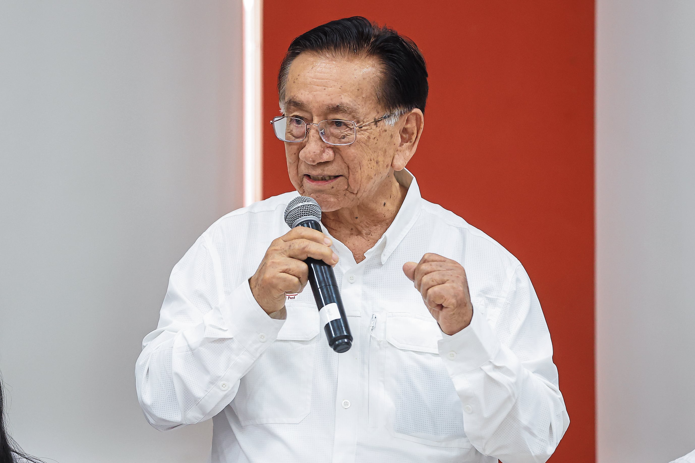 El presidente “izquierdista” José Balcázar busca hacerla como Dina Boluarte.