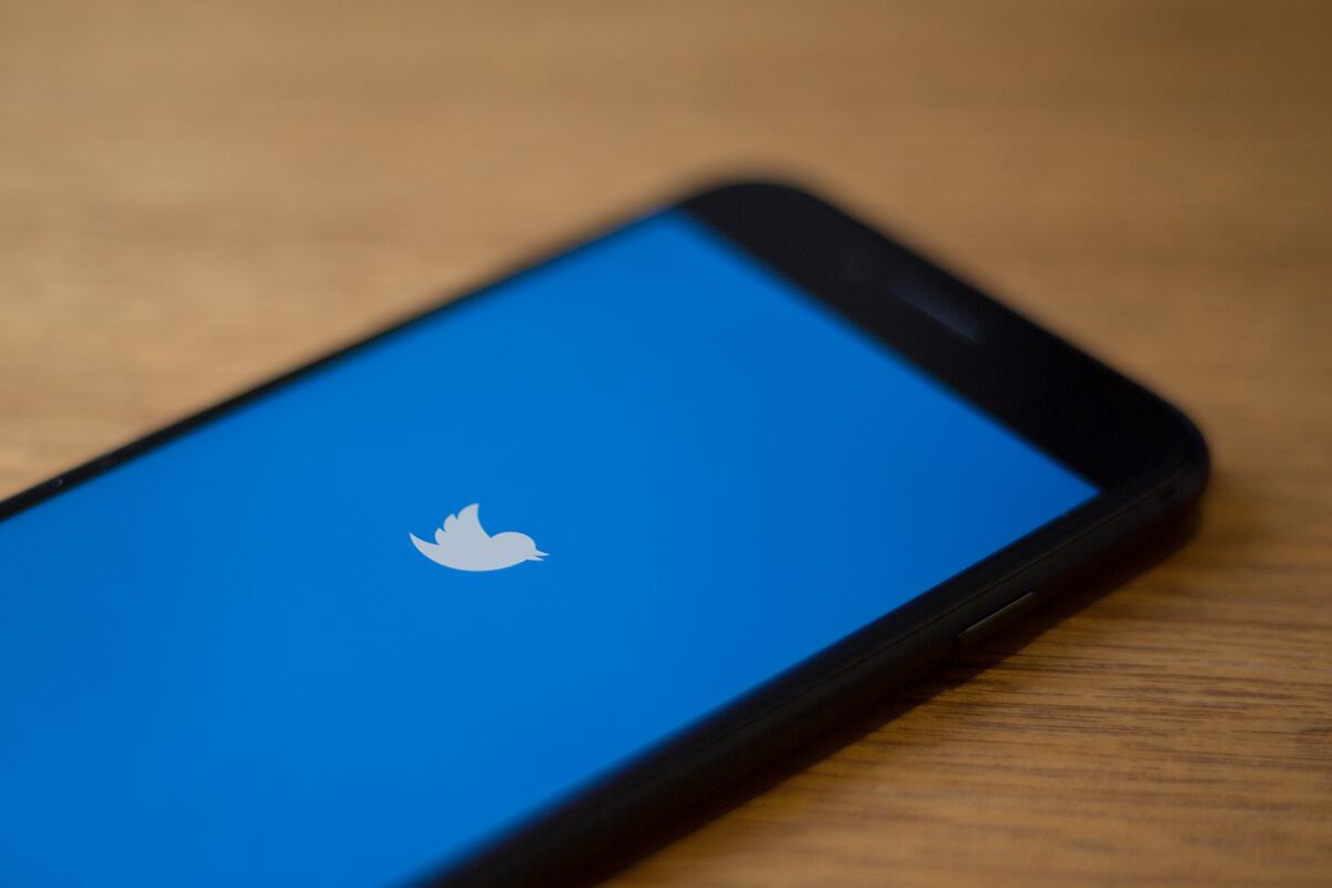Twitter limitará la cantidad de mensajes directos que envíen los usuarios sin suscripción.