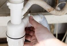 Consejos prácticos para desatorar tuberías y evitar futuros problemas