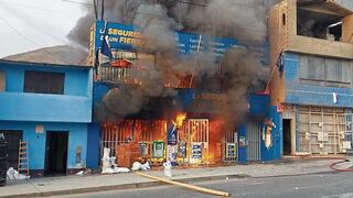 Extorsionadores queman ferretería porque dueño se negó a pagarles cupo