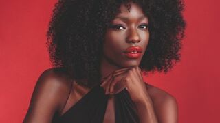 Ximena Moral comparte rutina de maquillaje inspirada en el poder del rojo