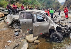 Siete mueren al caer camioneta en que viajaban al lecho del río Tarma