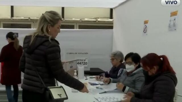Mesa de votación se instala con voluntarios en San Isidro: suplente dijo que tenía que ir al baño y no regresó