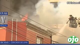 Cercado de Lima: Más 20 unidades de bomberos intentan controlar incendio en local comercial | VIDEO 