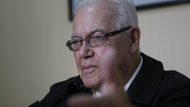 Monseñor Luis Bambarén fue internado en una clínica tras ser diagnosticado con COVID-19