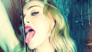 Madonna hace un "selfie" al estilo de Miley Cyrus