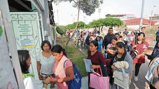 Hoy arrancó matrícula escolar del 2025 y forman colazas por vacantes
