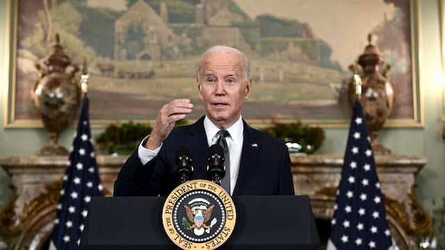 Joe Biden celebra su cumpleaños indultando a dos pavos de Acción de Gracias