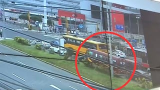 San Miguel: difunden video de choque de cúster contra autos y panel publicitario en Av. La Marina