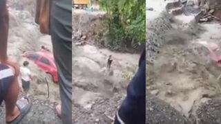Rescatan a mujer que quedó atrapada en medio de un huaico, en la carretera Ayacucho-San Francisco, en el Vraem (VIDEO)