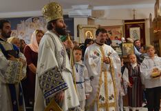 Arzobispo pide que mujeres en su período no beban agua bendita por ser “impuras”
