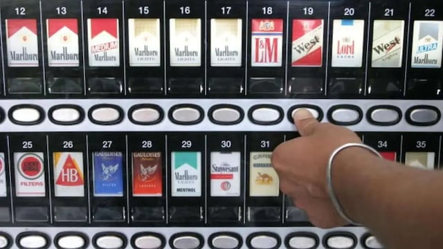 Máquinas expendedoras dan paquetes de cigarrillos a 10 céntimos por un ataque informático