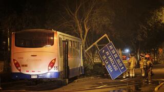 Cercado: bus del Corredor Azul impactó contra un árbol en la avenida Arequipa