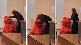 Universitario se disfraza de Garfield, le encanta a su profesora y lo aprueba (VIDEO)